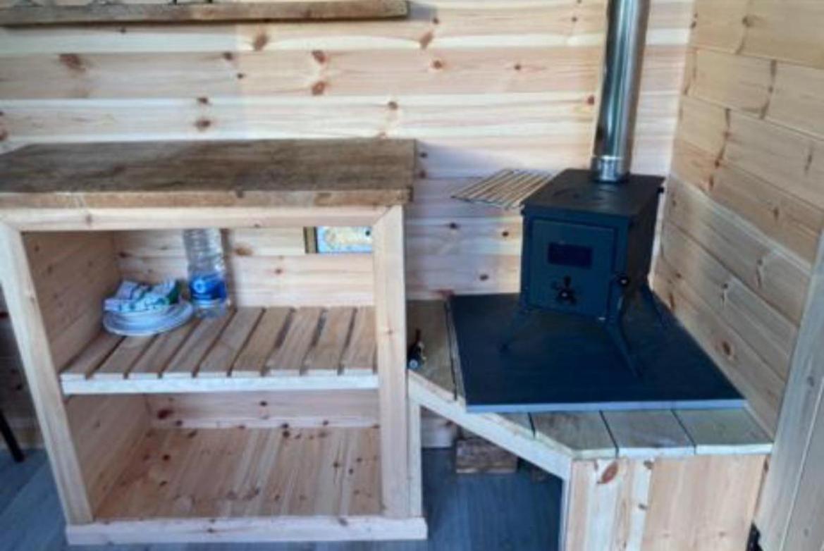 ホテル Off Grid Shepherds Hut Llansilin エクステリア 写真
